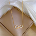 ADELINA - Collar con símbolo de infinito liso en baño de oro™