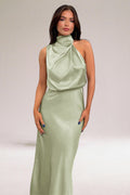 LUCÍA - Vestido largo de satén con cuello halter drapeado™