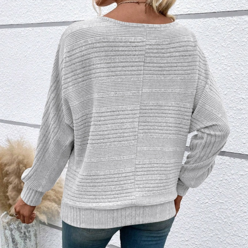 JULIA - Jersey de punto suave de manga larga con cuello barco y textura acanalada™