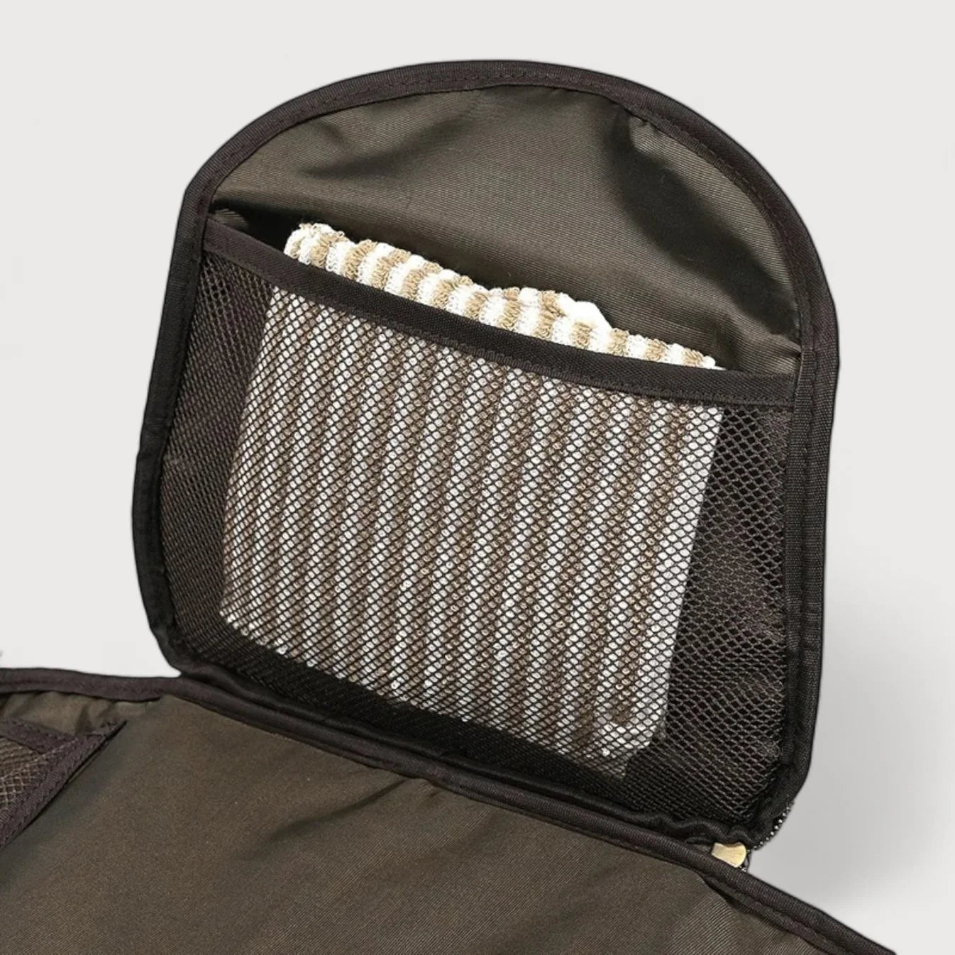 WILLY – Bolso Porta-Trajes Convertible en Cuero Premium (Bolso de mano)