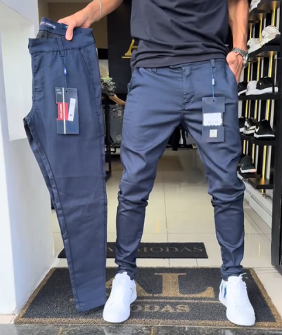Slim-fit casual broek in effen stof voor heren