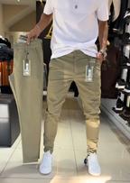 Slim-fit casual broek in effen stof voor heren