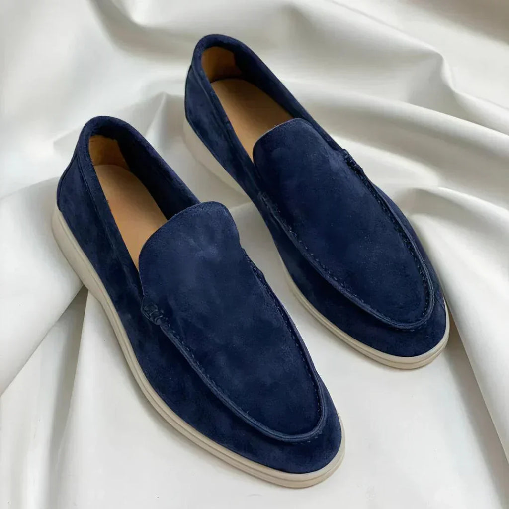 ADRIÁN - Mocasines de ante con suela contrastada y diseño atemporal™