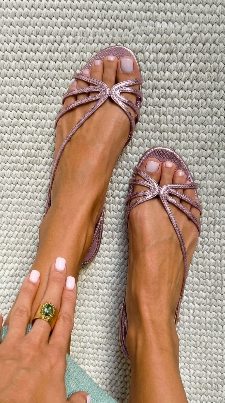 CELIA - Sandalia plana con tiras finas entrelazadas y acabado metalizado™