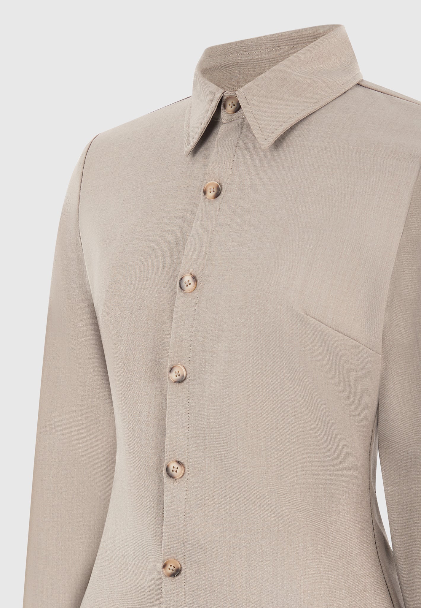 VALERIA-Camisa con estructura y vanguardia