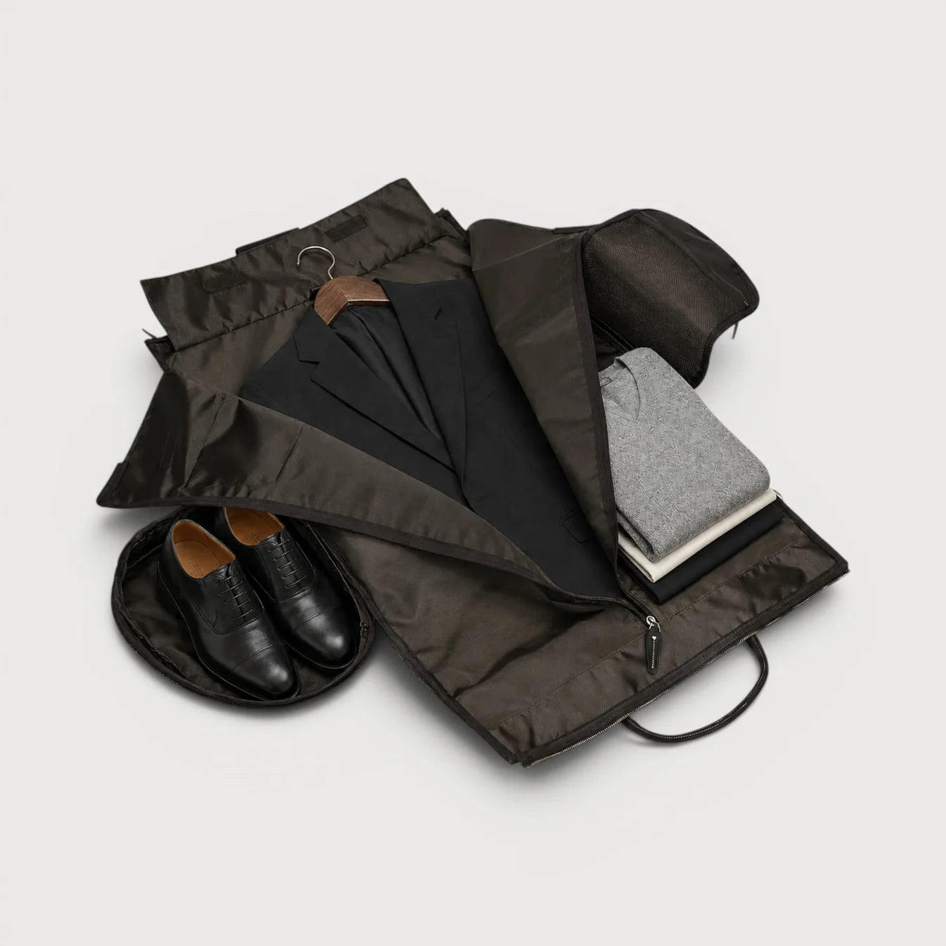 WILLY – Bolso Porta-Trajes Convertible en Cuero Premium (Ruedas)