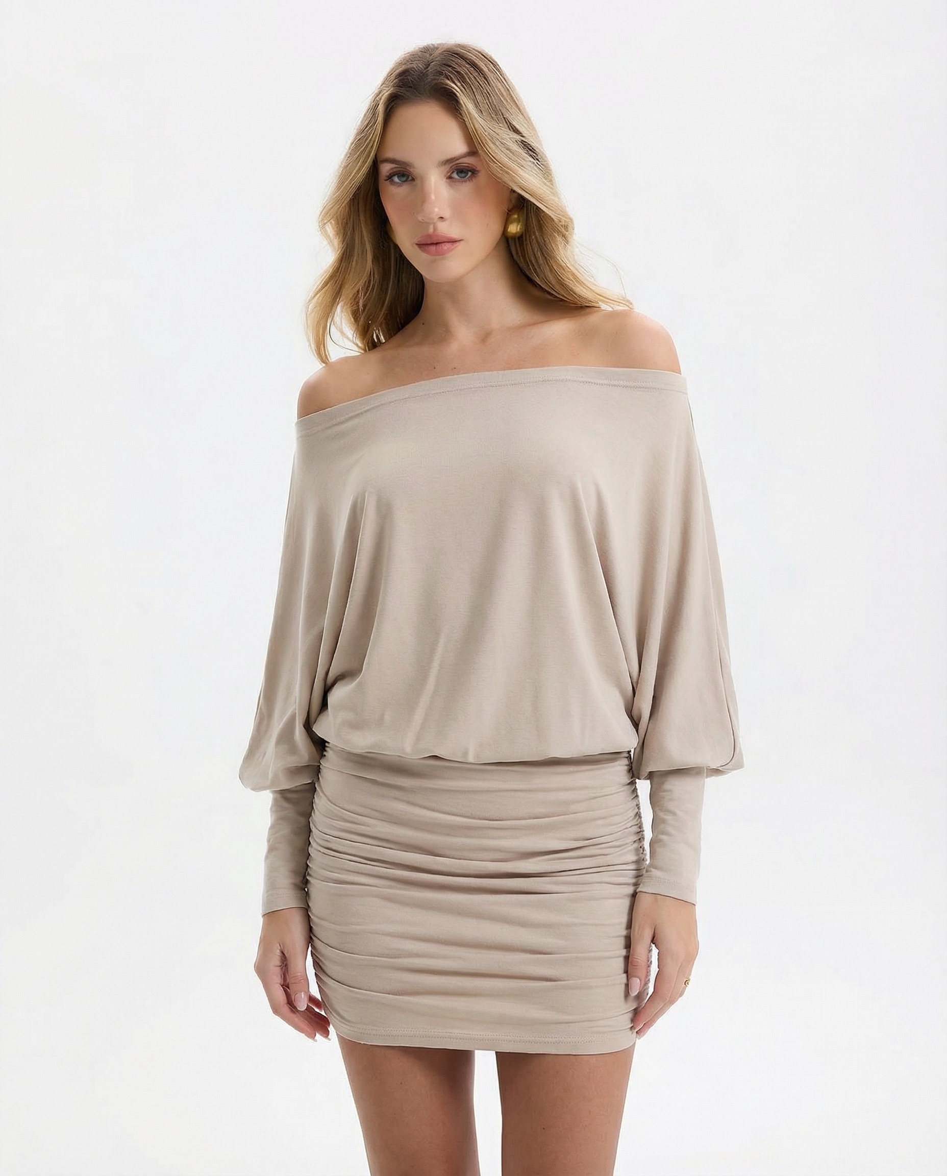 NOELIA - Minivestido ajustado de escote barco con mangas largas™