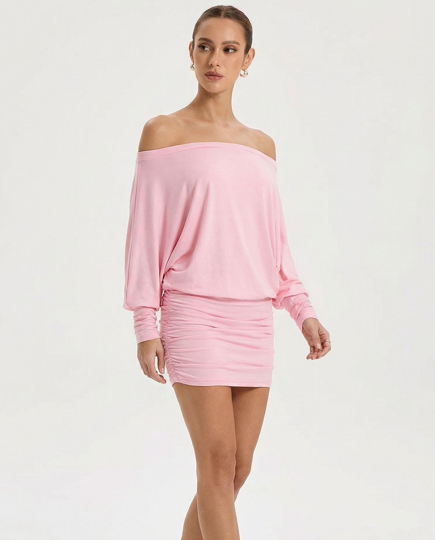NOELIA - Minivestido ajustado de escote barco con mangas largas™
