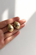 Pendientes Metálicos en Forma de Gota