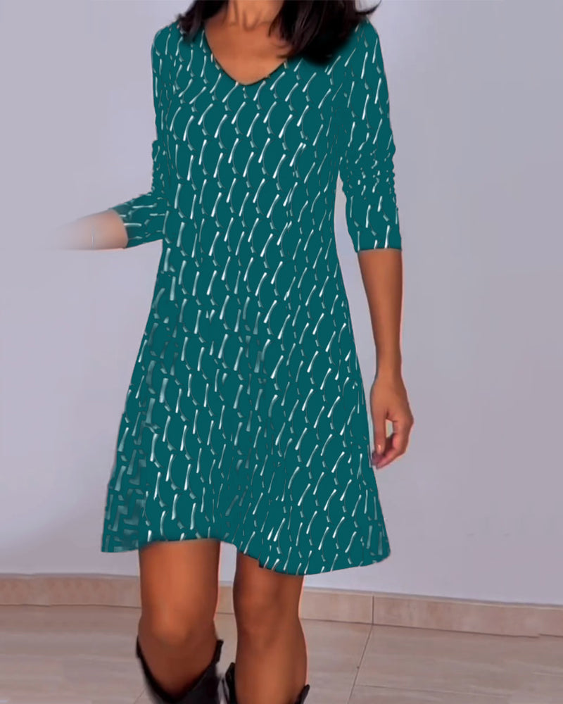 DAFNE - Vestido corto de manga tres cuartos con escote en V y estampado geométrico™