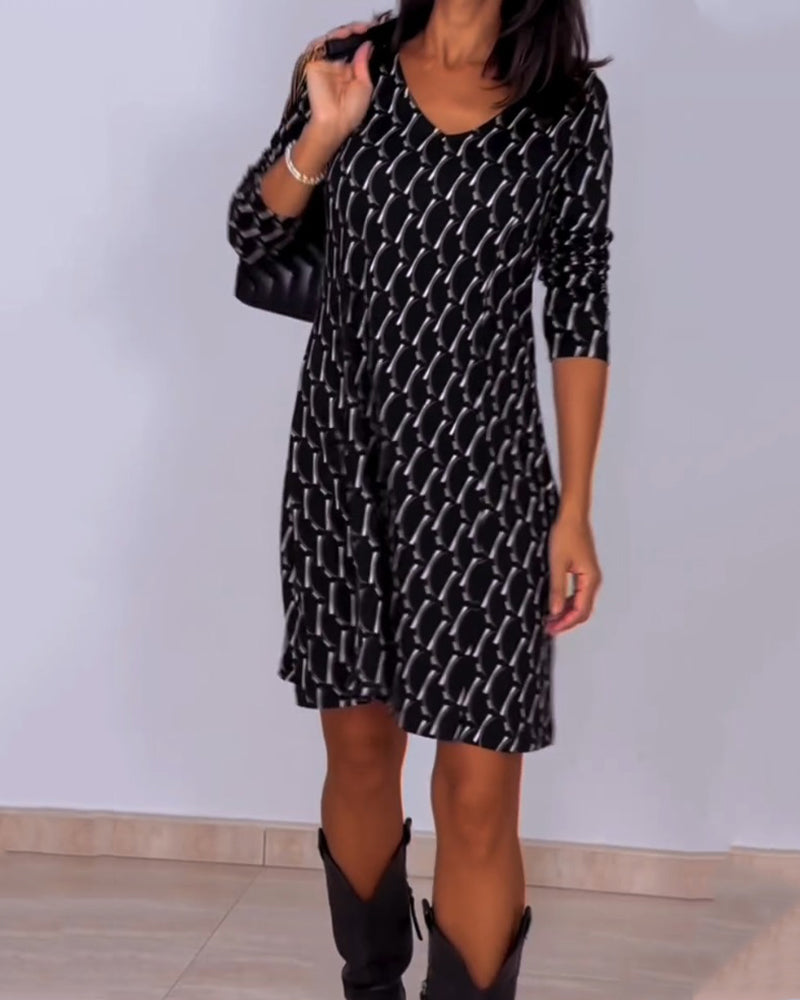 DAFNE - Vestido corto de manga tres cuartos con escote en V y estampado geométrico™