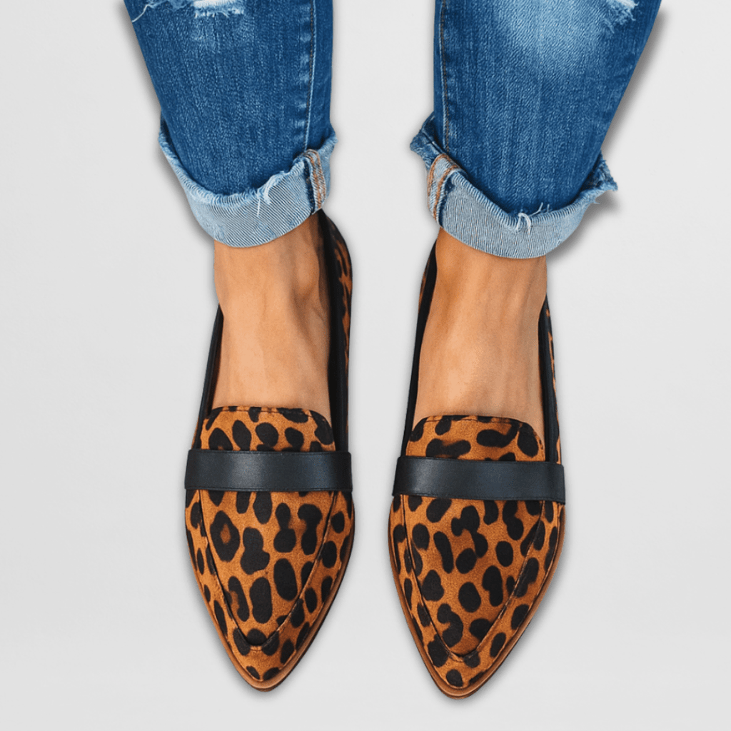 ELIA - Mocasín plano de ante suave con puntera estilizada y diseño ergonómico™