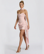 CAMILA - Minivestido encorsetado con fular/capa asimétrica™