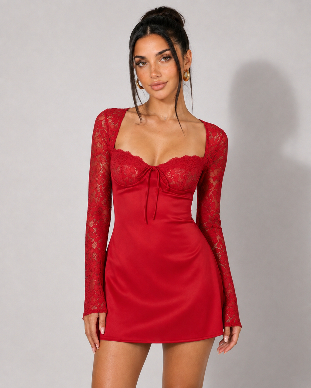 INMA - Minivestido ajustado de encaje rojo con mangas largas™