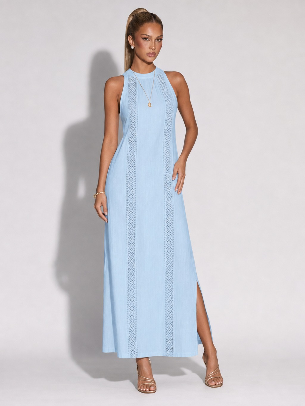 ALESSANDRA - Elegante vestido midi de cuello halter con encaje y aberturas™