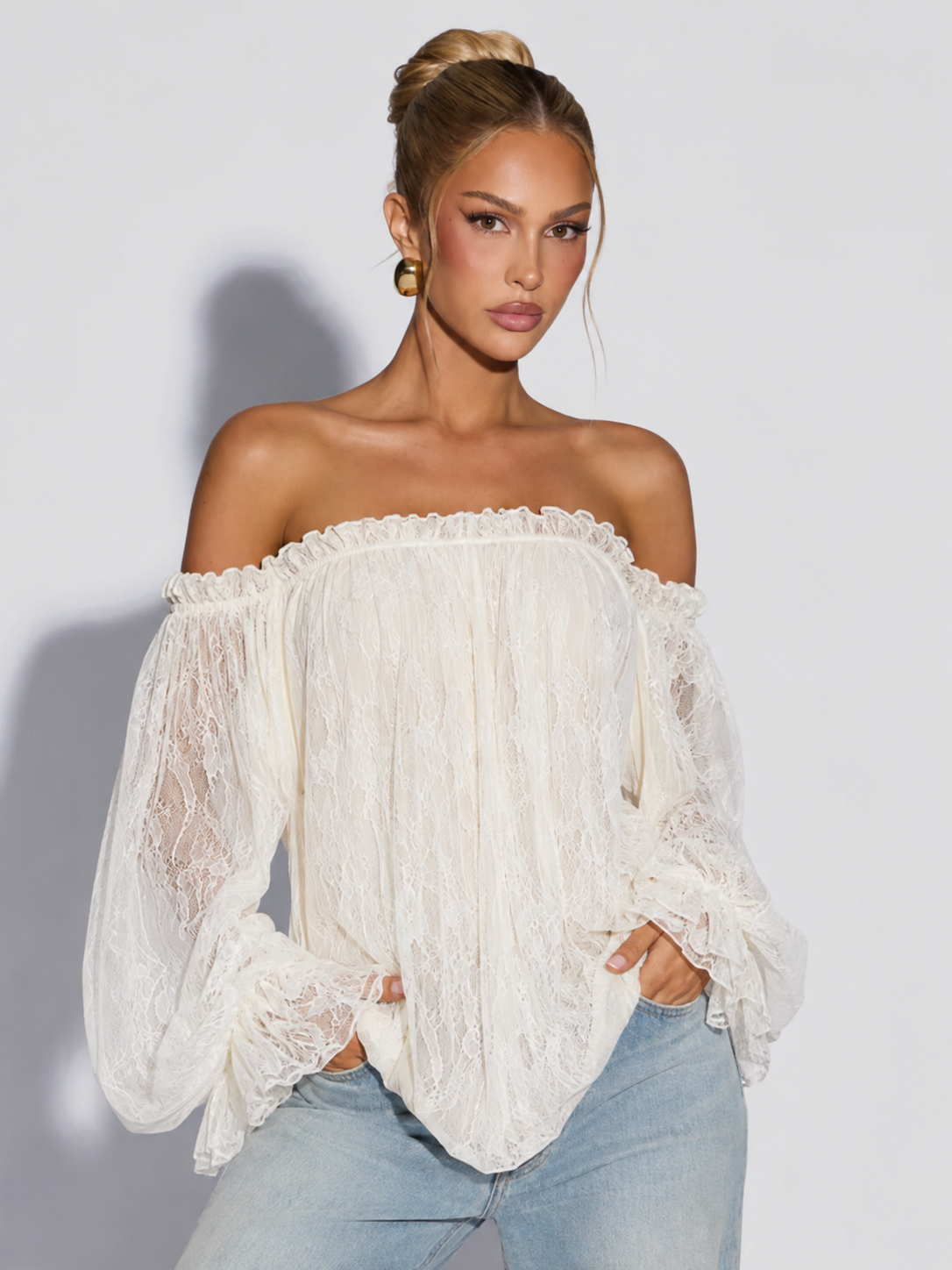 DANIELA - Blusa romántica de encaje con hombros descubiertos y manga larga™