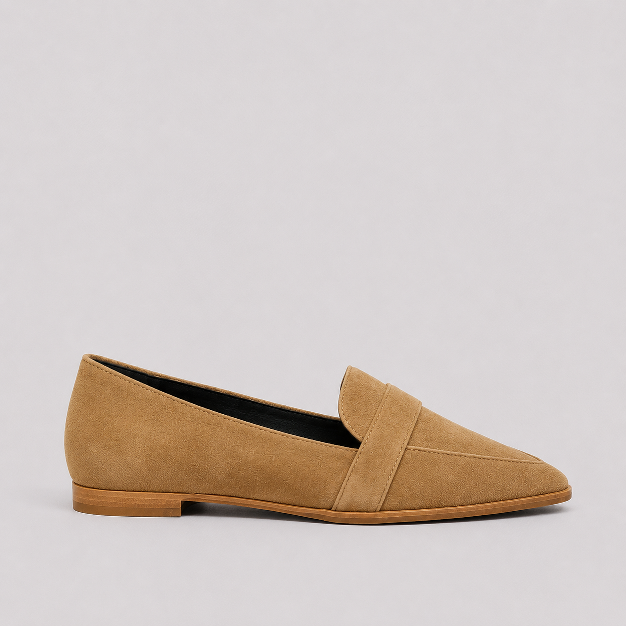 ELIA - Mocasín plano de ante suave con puntera estilizada y diseño ergonómico™