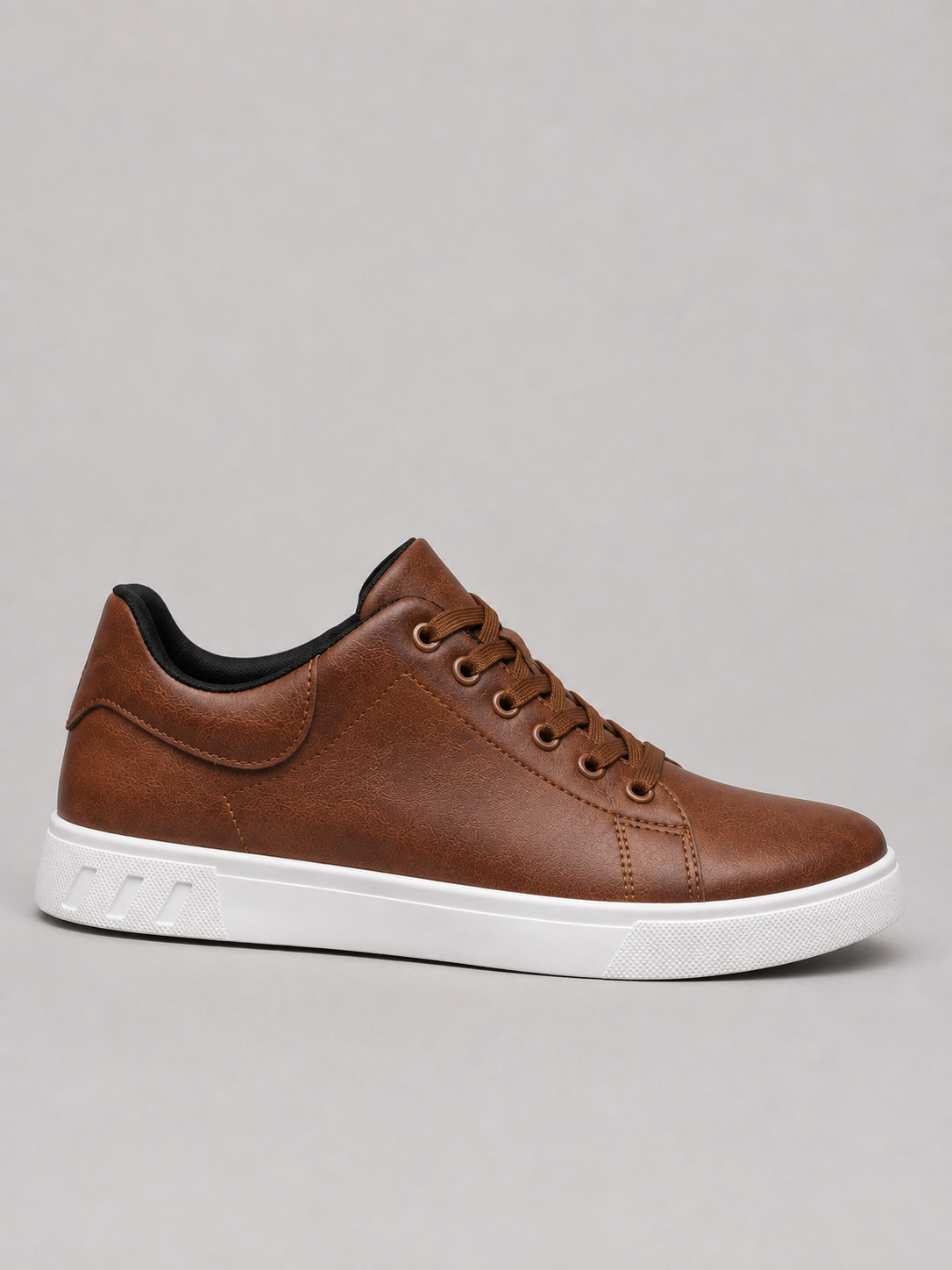 MARCO - Zapatillas urbanas de vestir con suela blanca y diseño confort™
