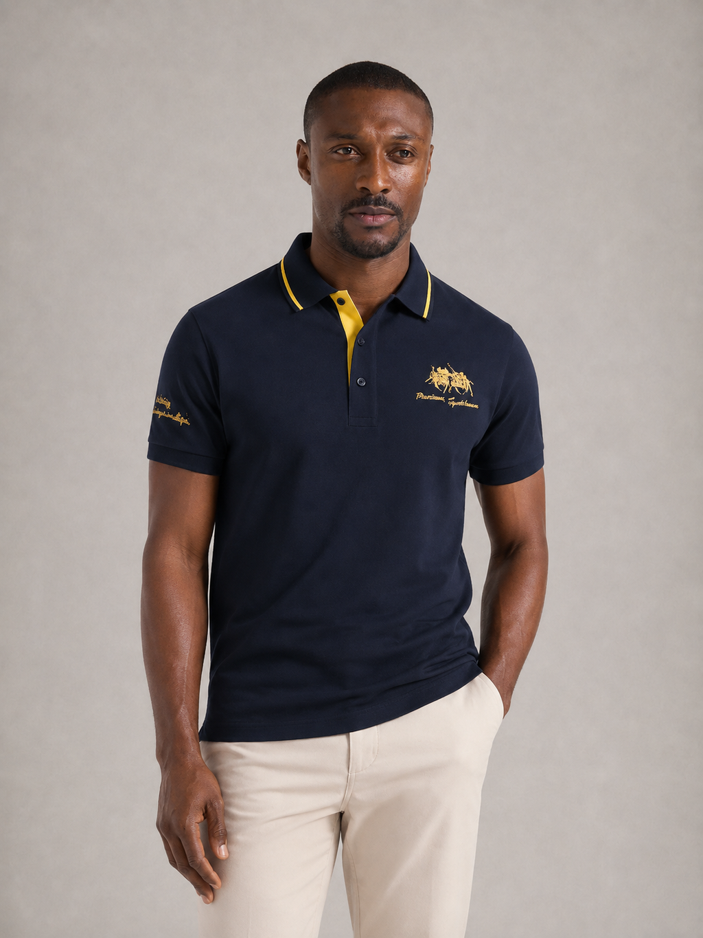 SANTI - Polo de manga corta en piqué con detalles a contraste y bordado emblemático™