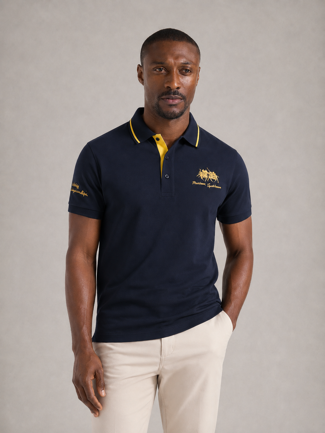 SANTI - Polo de manga corta en piqué con detalles a contraste y bordado emblemático™