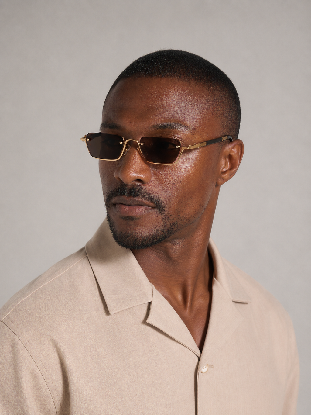 MARTÍN - Gafas de sol rectangulares sin montura con biseles dorados y patillas de acetato™