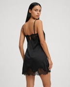 NEREA - Vestido corto lencero de satén con encaje floral ancho™