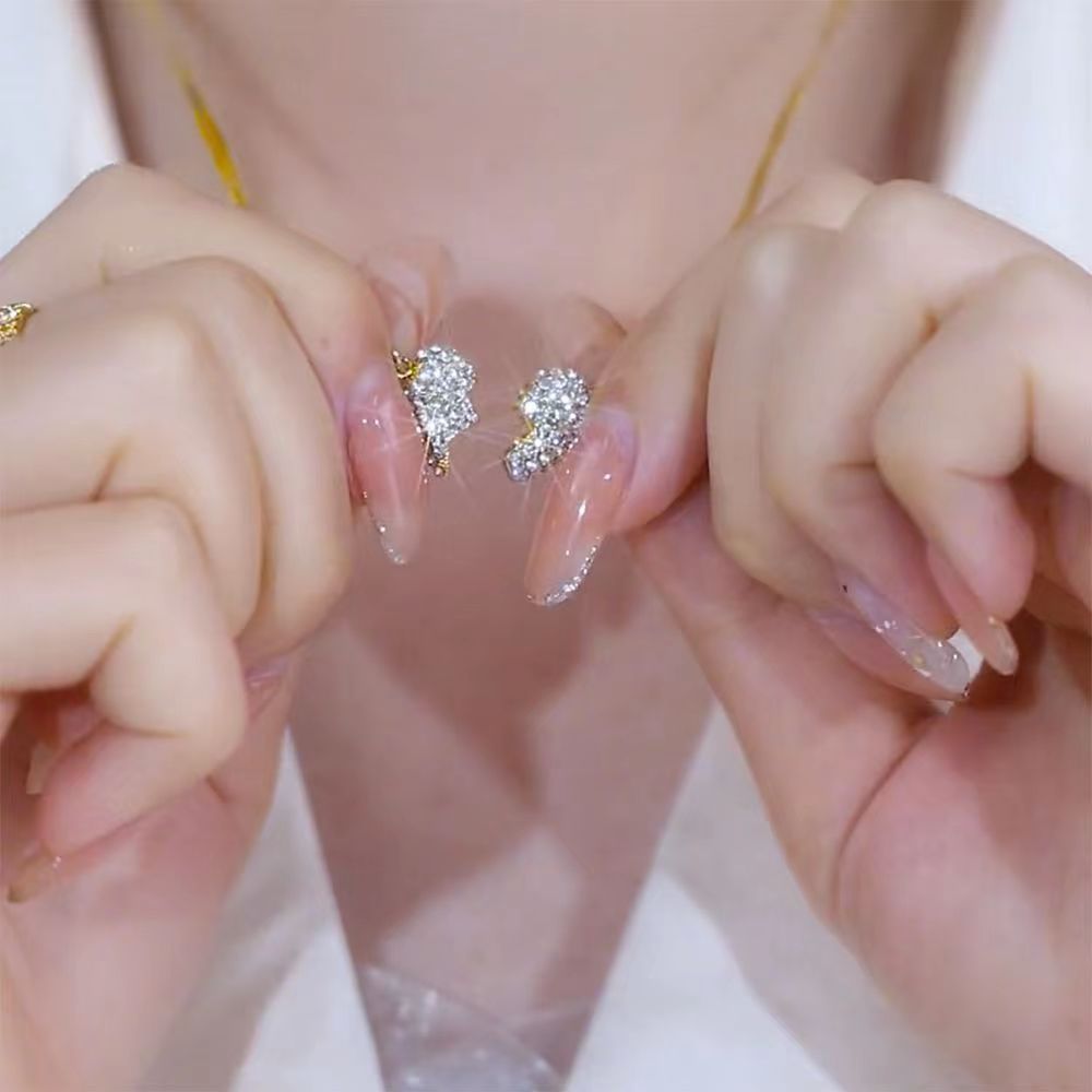 BEATRIZ - Collar multiposición de triple cadena con corazón en pavé de circonias y baño de oro™