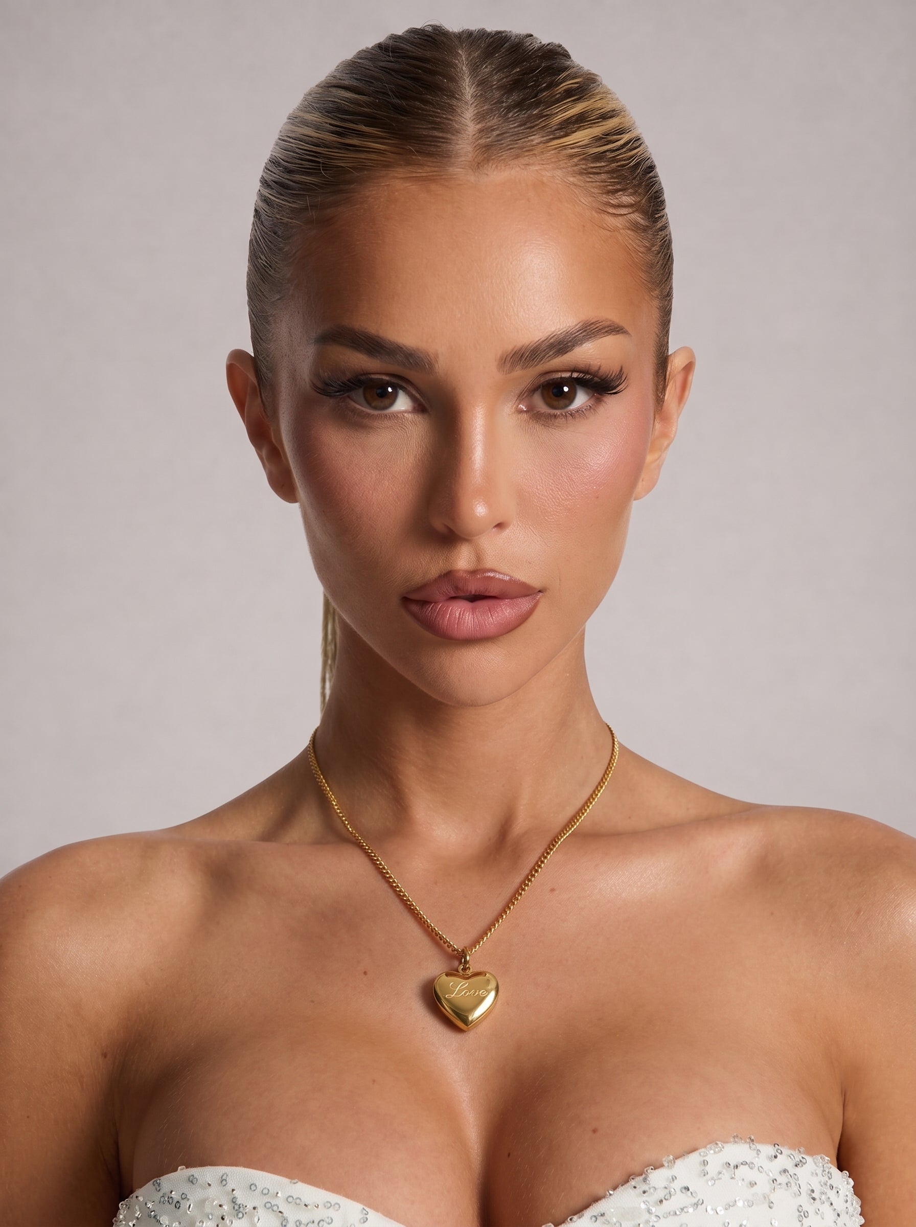 VALENTINA - Collar con colgante de corazón abombado y grabado de amor en baño de oro™