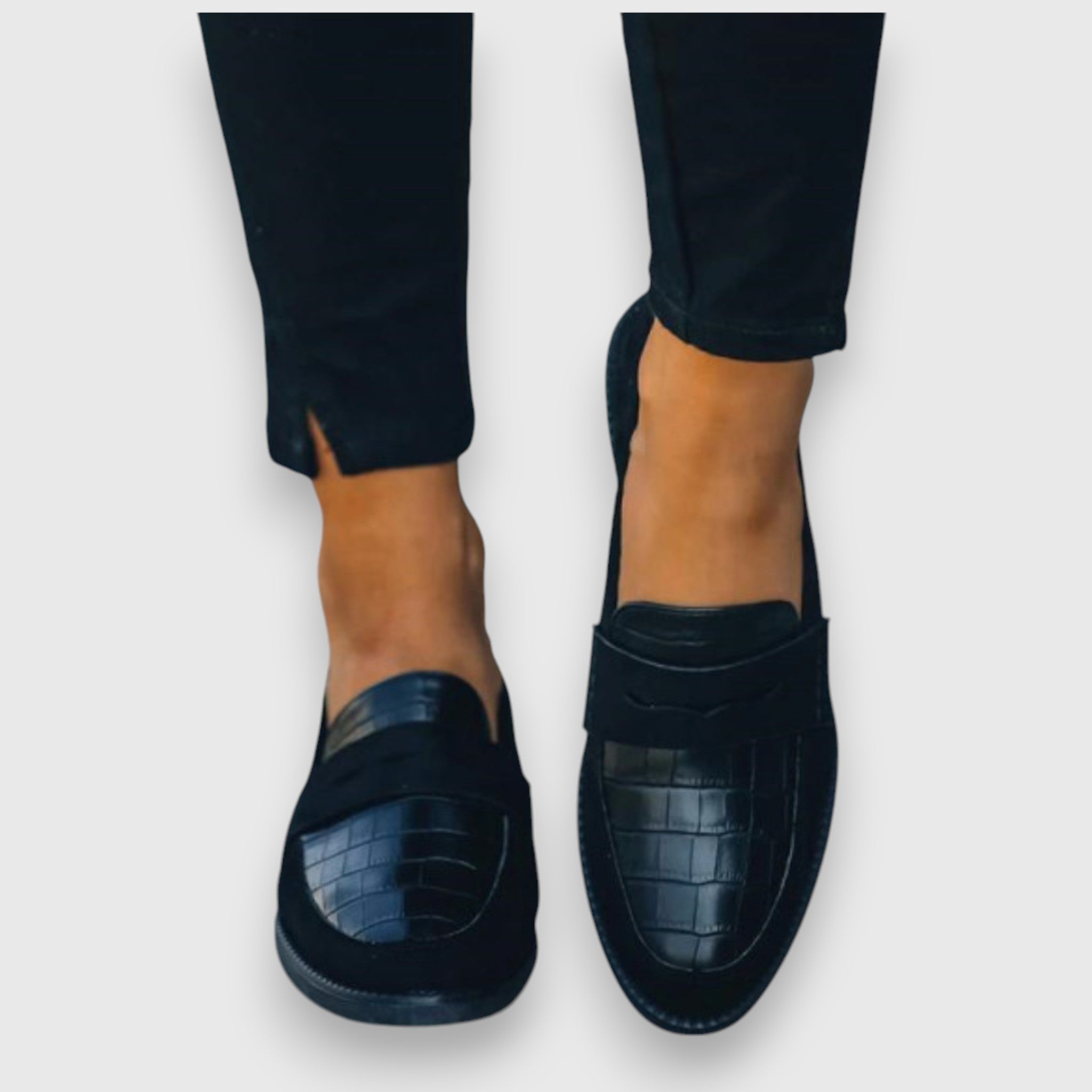 SABINA - Mocasín plano de piel con grabado efecto cocodrilo y diseño ergonómico™