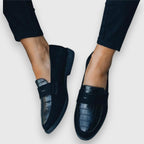 SABINA - Mocasín plano de piel con grabado efecto cocodrilo y diseño ergonómico™