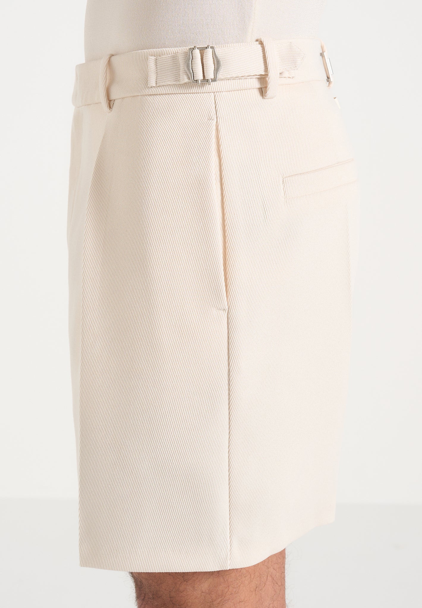 MIGUEL-Bermuda Tailored Premium con Pinzas y Ajustadores Laterales