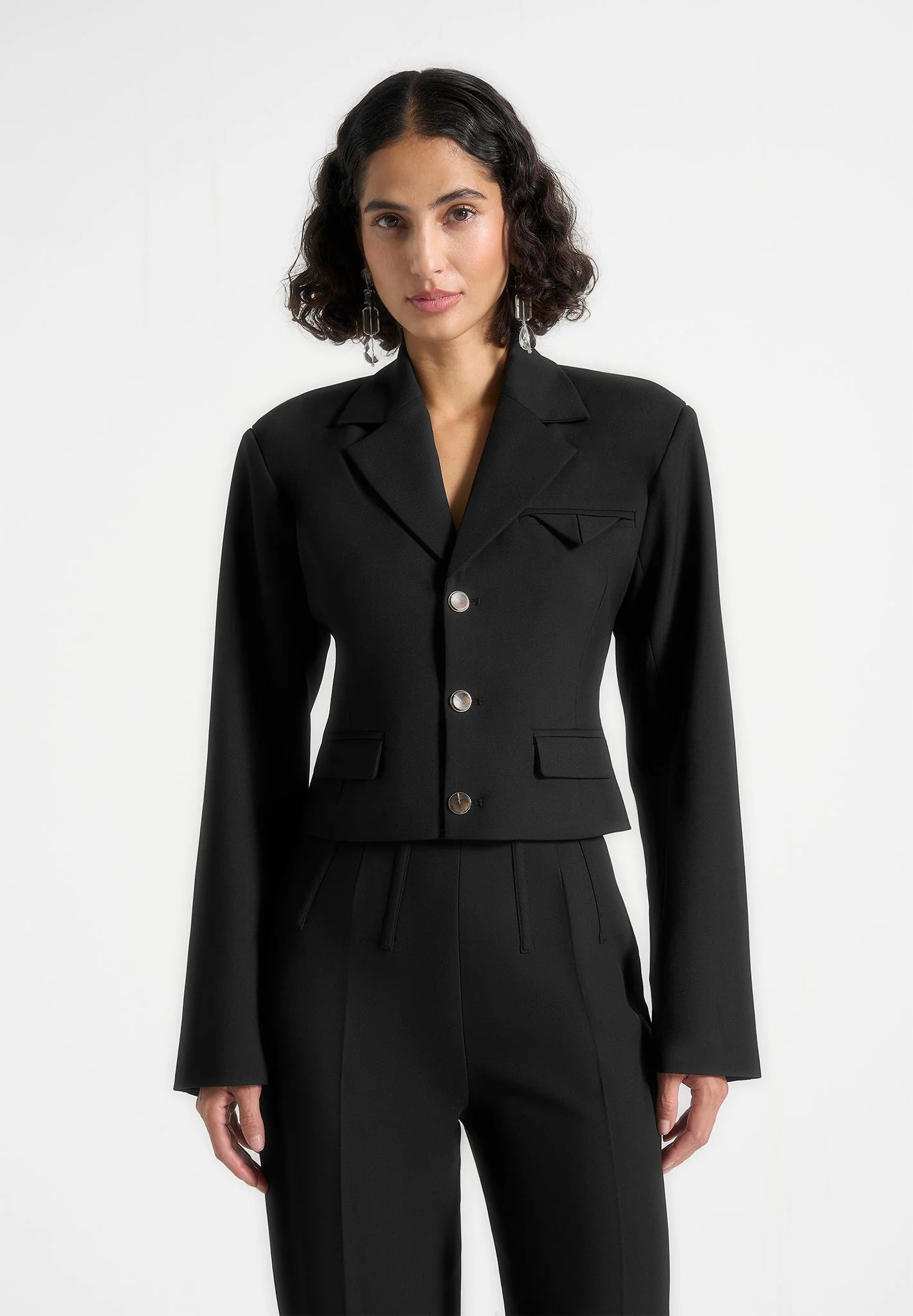 VICTORIA-Blazzer Elegante y Contemporánea con Porte Sofisticado