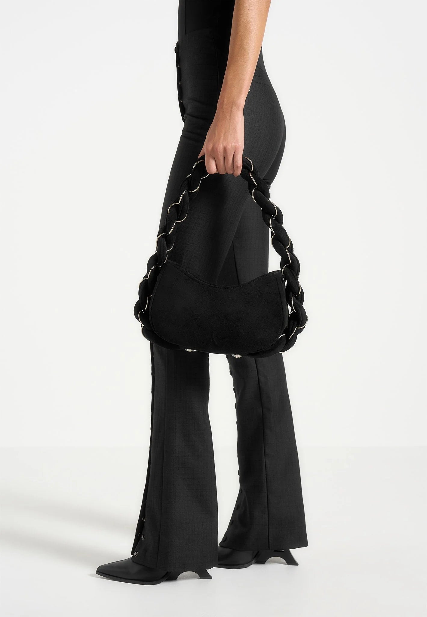 OLIVIA-Elegancia minimalista con detalle distintivo