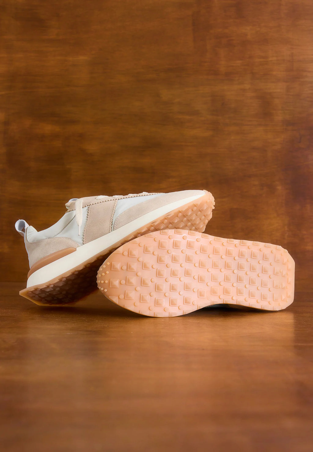 HERNÁNDEZ- Zapatilla Premium Retro Runner en Ante y Piel