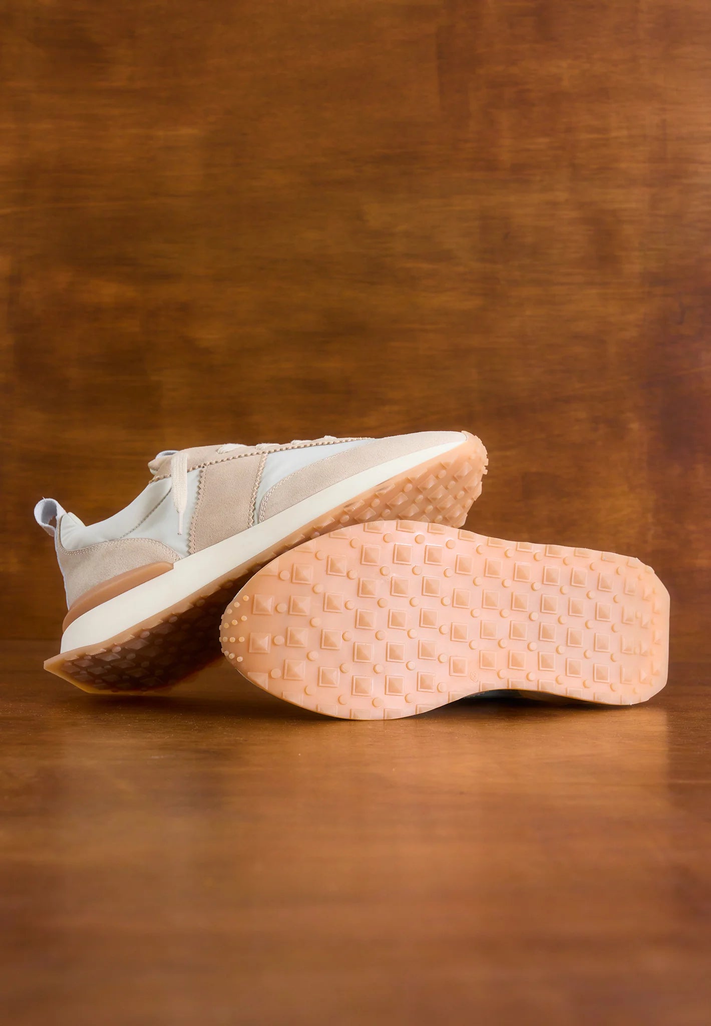 HERNÁNDEZ- Zapatilla Premium Retro Runner en Ante y Piel