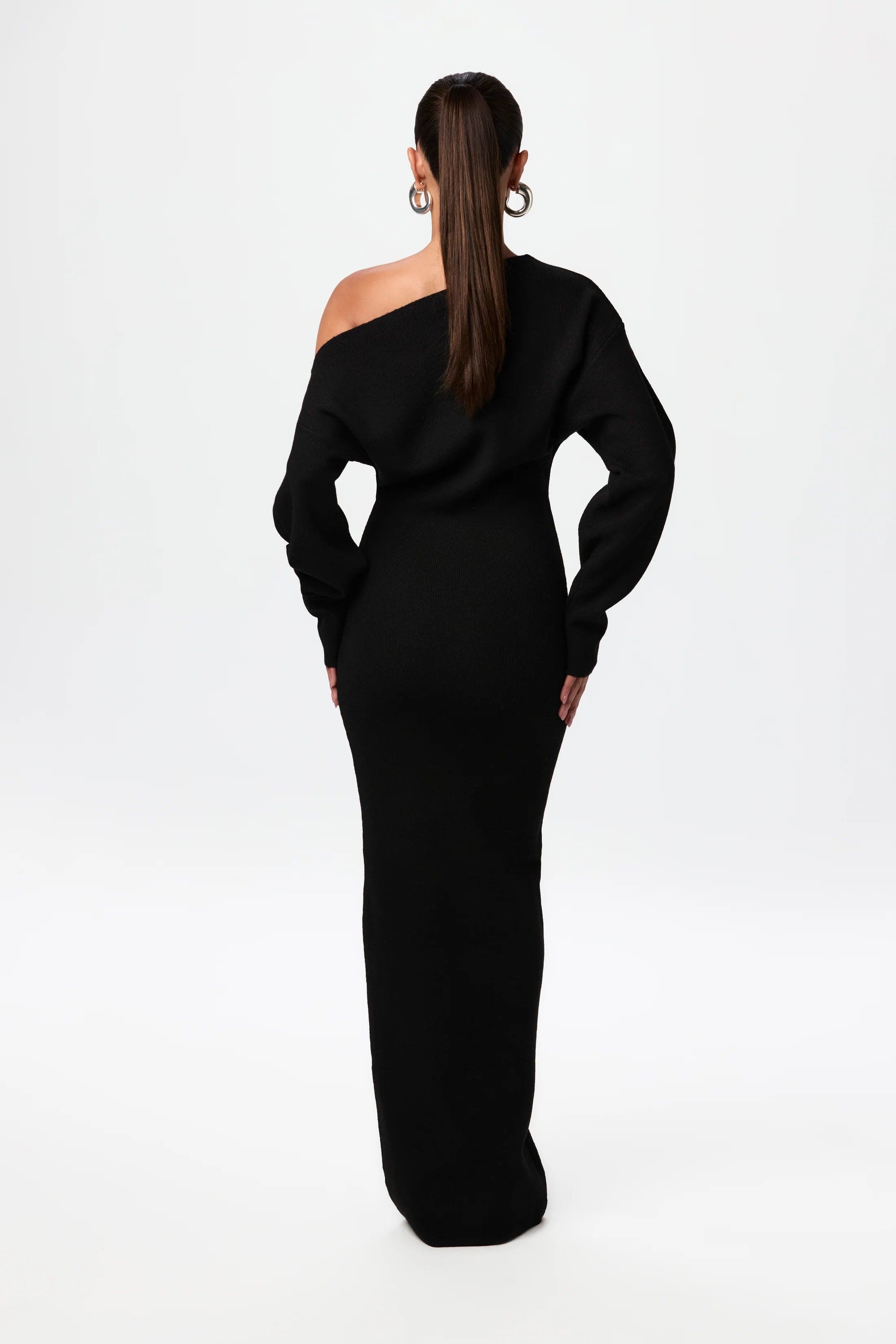 LUCÍA - Vestido largo asimétrico con escote caído y manga larga™