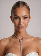 CAMILA - Collar estilo corbatín de malla serpiente con nudo corredizo y borlas en baño de rodio y plata de ley™