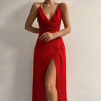 MARTINA - Vestido largo de satén con escote pronunciado en V y abertura frontal™