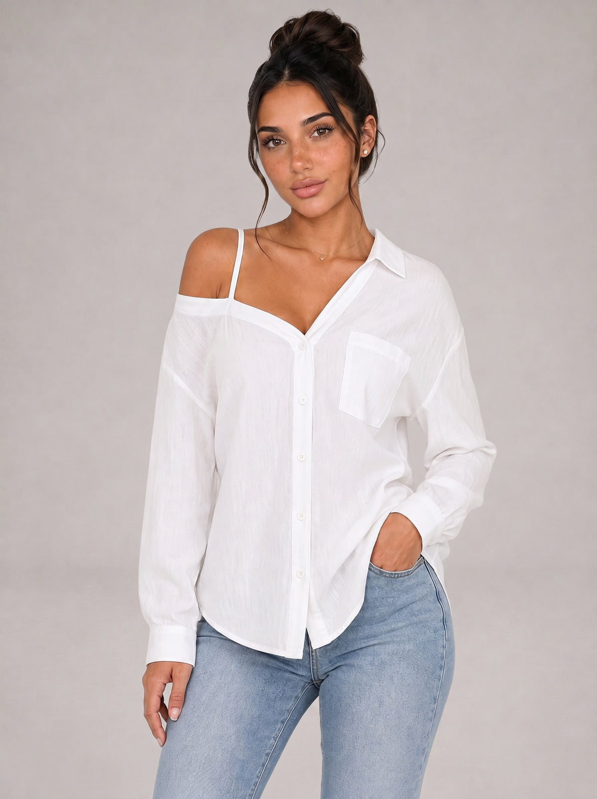 ALESSIA - Camisa holgada de tirante asimétrico con hombro descubierto™