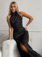 CARMEN - Vestido largo de satén con cuello halter drapeado y abertura lateral™