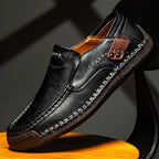 GONZALO - Mocasines de piel con costura artesanal y remaches metálicos™