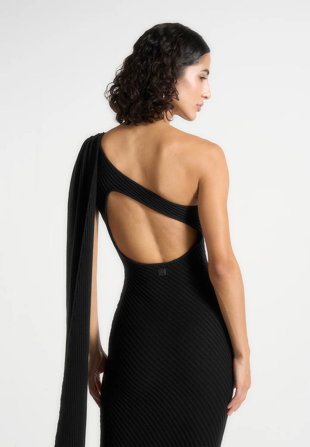 NOOR-Vestido de Punto de Canalé con Capa