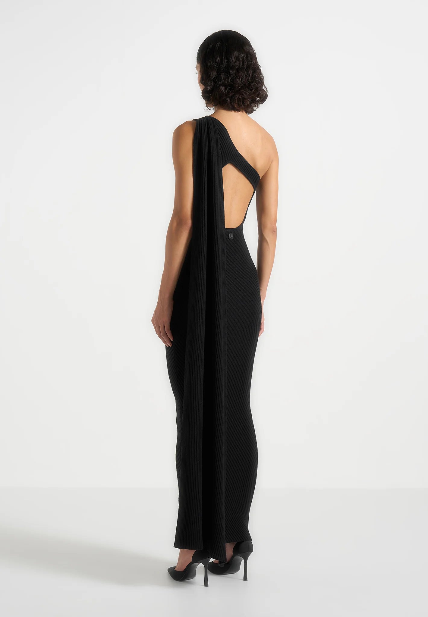 NOOR-Vestido de Punto de Canalé con Capa