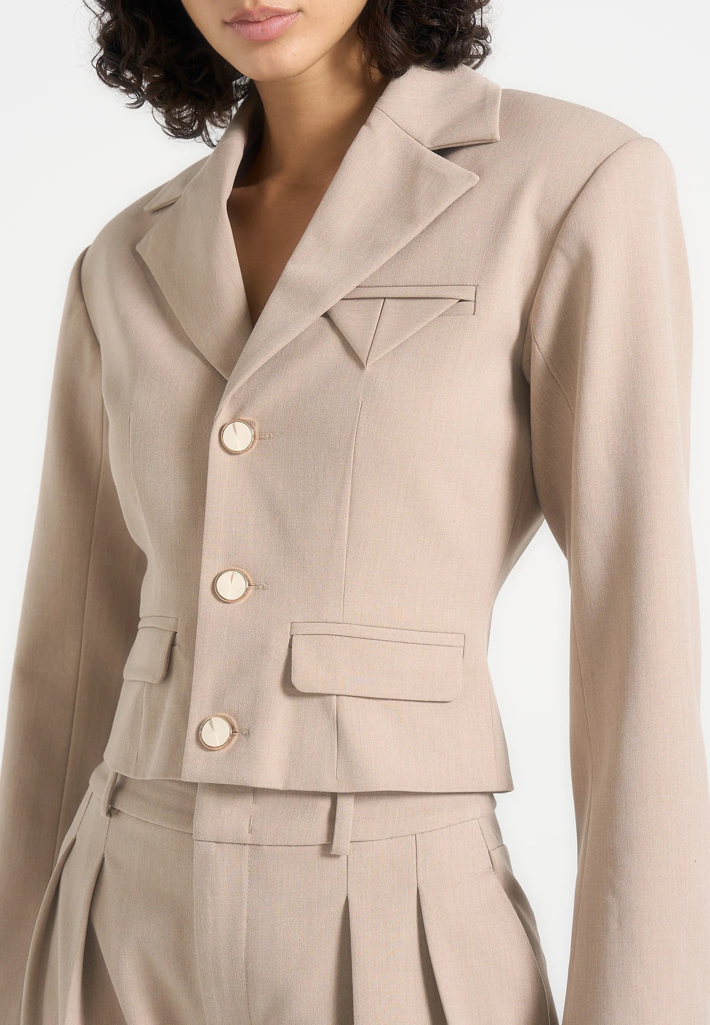 VICTORIA-Blazzer Elegante y Contemporánea con Porte Sofisticado
