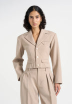 VICTORIA-Blazzer Elegante y Contemporánea con Porte Sofisticado