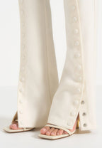 OLIVIA-Elegancia minimalista con detalle distintivo