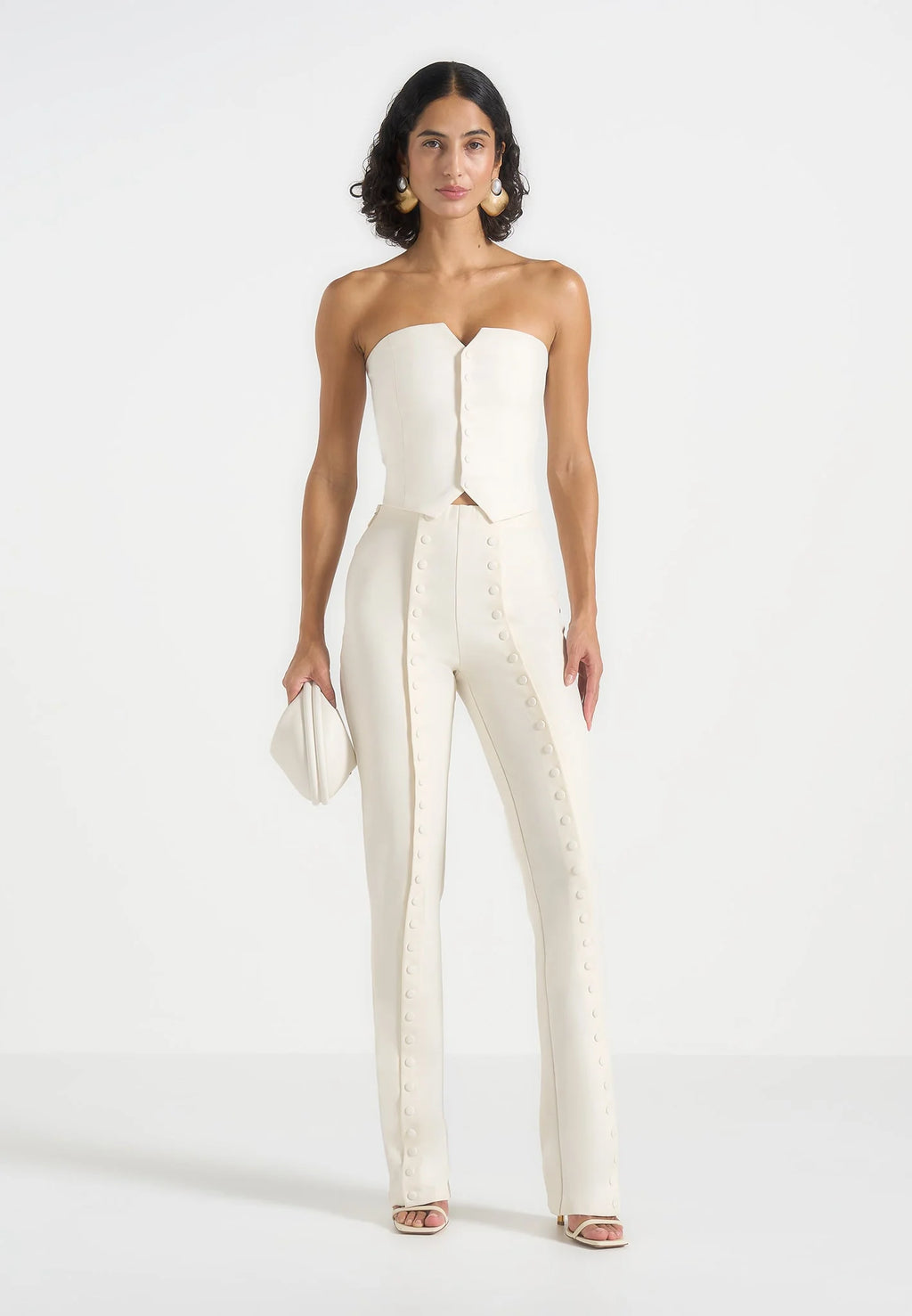 OLIVIA-Elegancia minimalista con detalle distintivo
