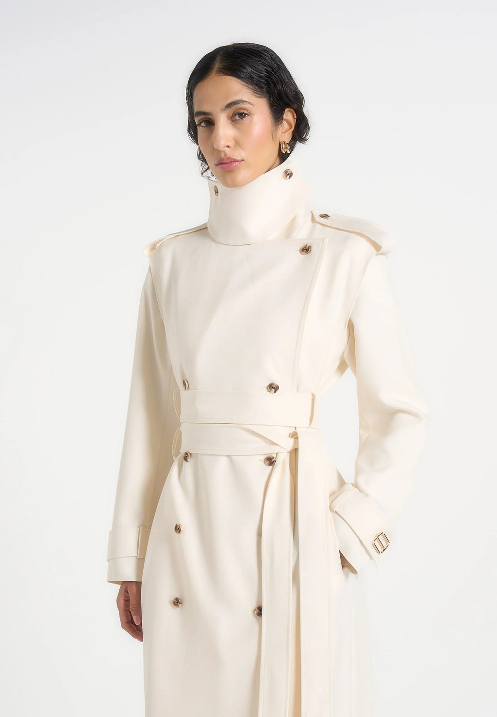 ESTHER-Elegancia atemporal en clave contemporánea
