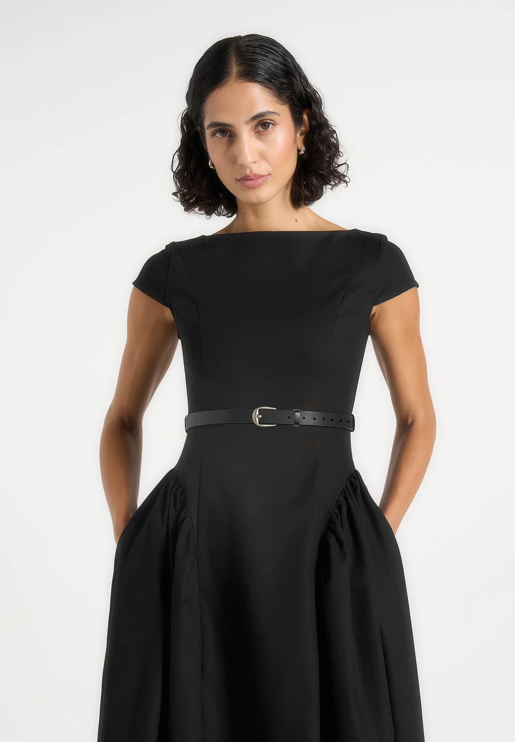 LEIRE-Vestido Minimalista y Elegante