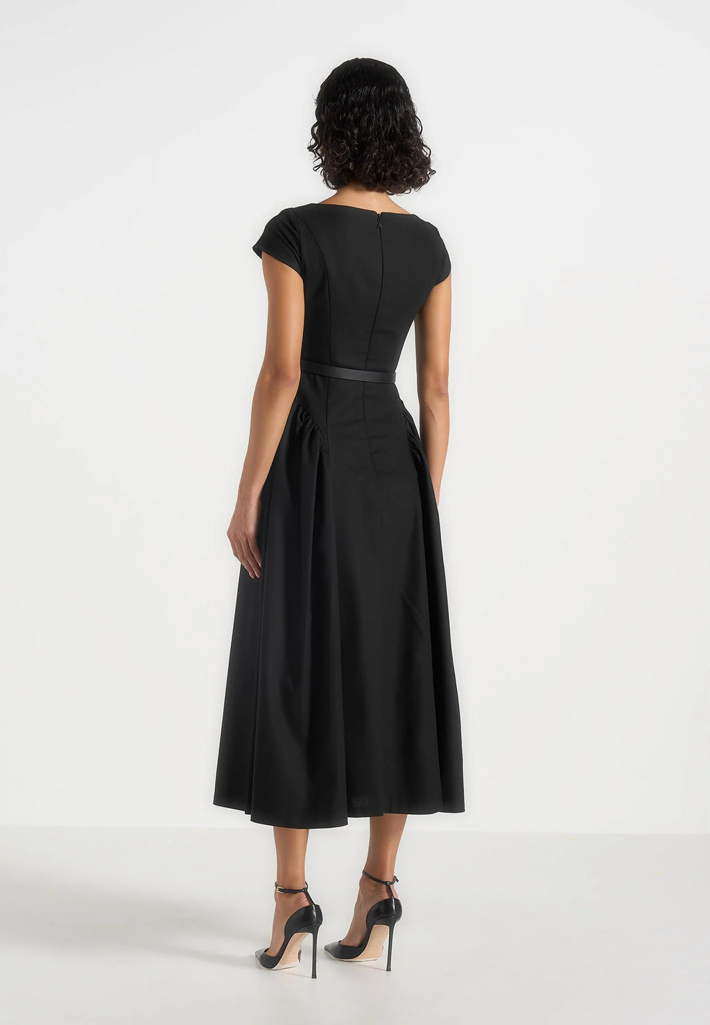 LEIRE-Vestido Minimalista y Elegante